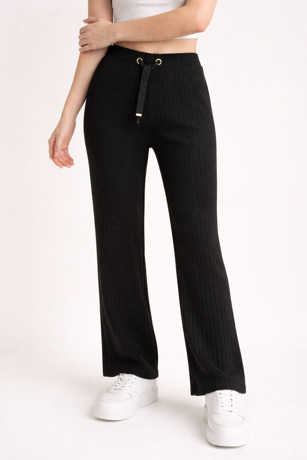 PANTALON PRIEGO NEGRO image number null