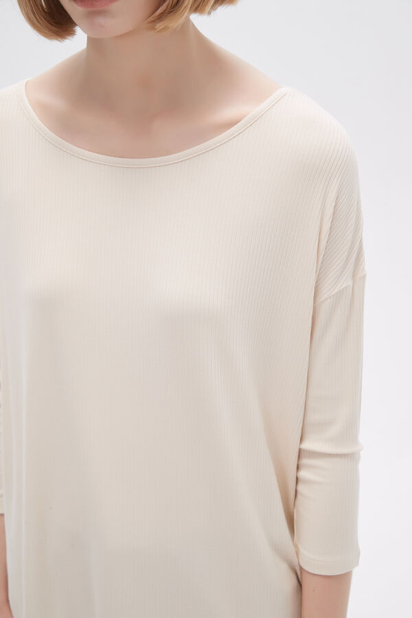 REMERA CAPACHOAS CRUDO / NATURAL image number null