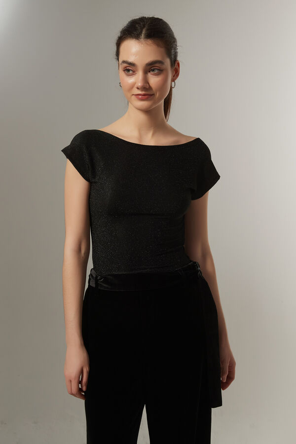 REMERA OSWAL NEGRO image number null