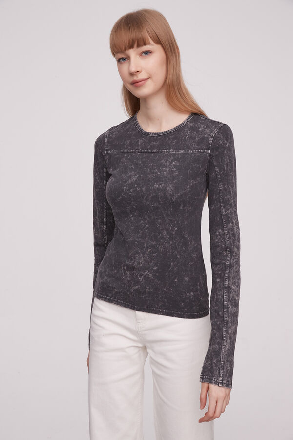 REMERA SACRLETT GRIS OSCURO image number null