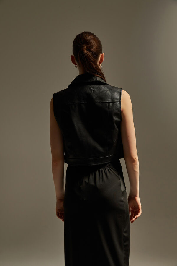 CHALECO EWOLA NEGRO image number null