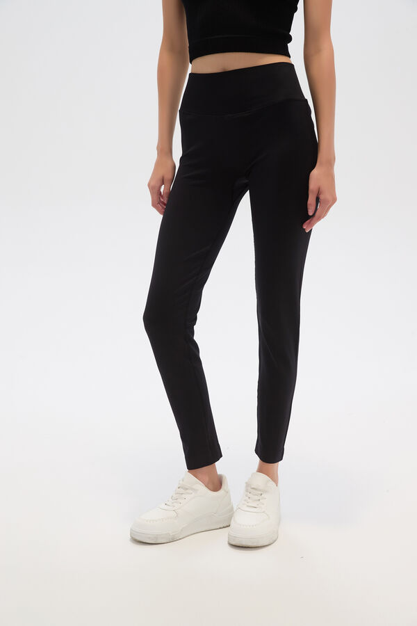 CALZA CAJOU NEGRO image number null