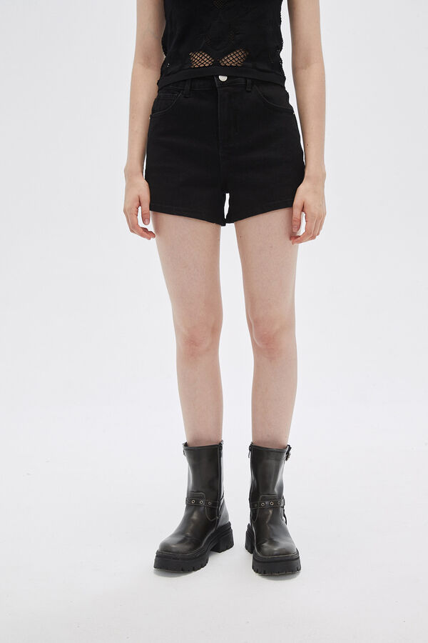 SHORT BASICILATA NEGRO image number null