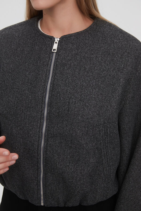 CAMPERA TERRY GRIS MELANGE OSCURO image number null