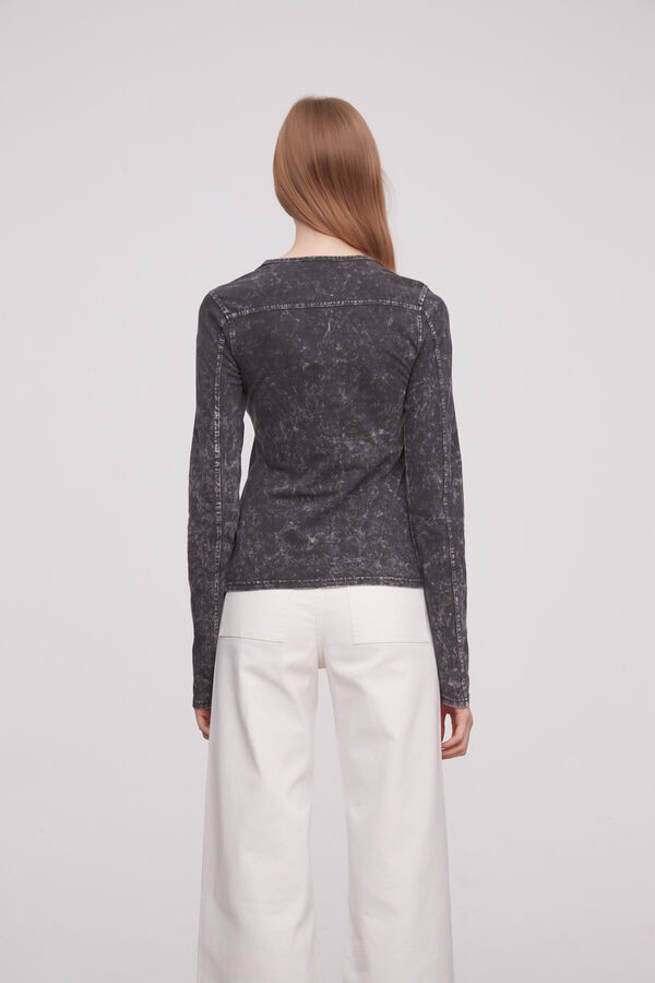 REMERA SACRLETT GRIS OSCURO image number null