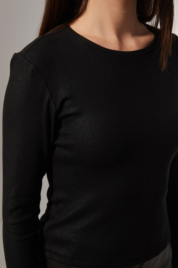 REMERA JERDE NEGRO image number null
