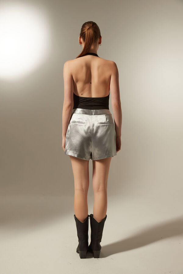 SHORT SORPELI PLATEADO