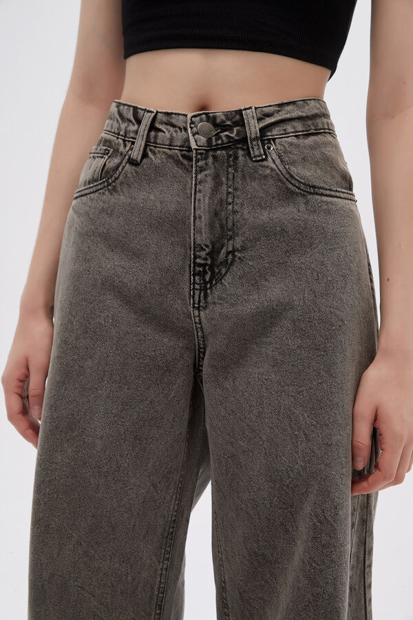 PANTALON TALIPA GRIS MEDIO image number null