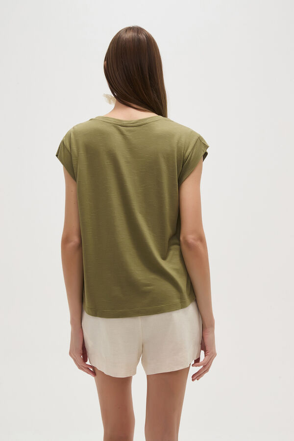 REMERA AILANA VERDE OLIVA image number null