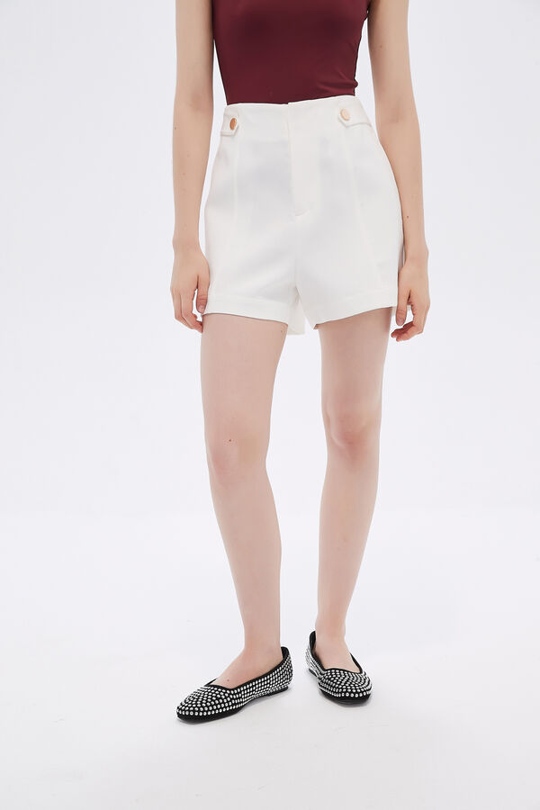SHORT ALABAS MARFIL  / OFF WHITE image number null