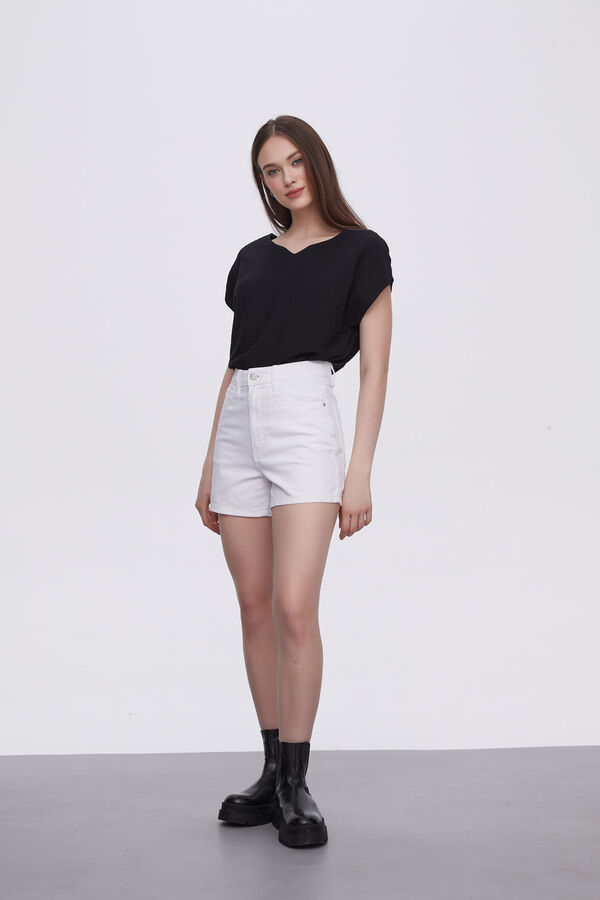 SHORT KARIME BLANCO image number null