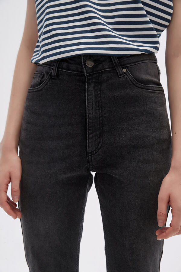 PANTALON BLUTE GRIS OSCURO image number null