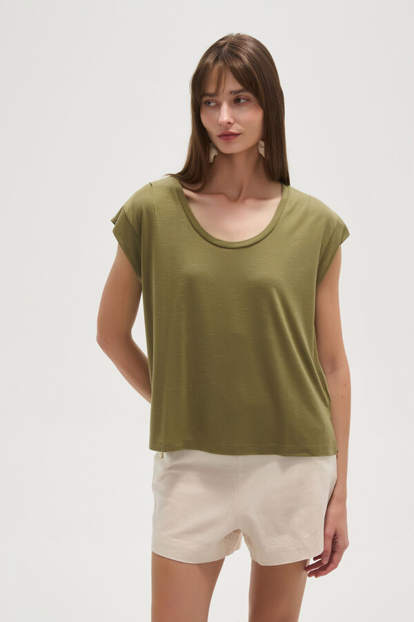 REMERA AILANA VERDE OLIVA image number null
