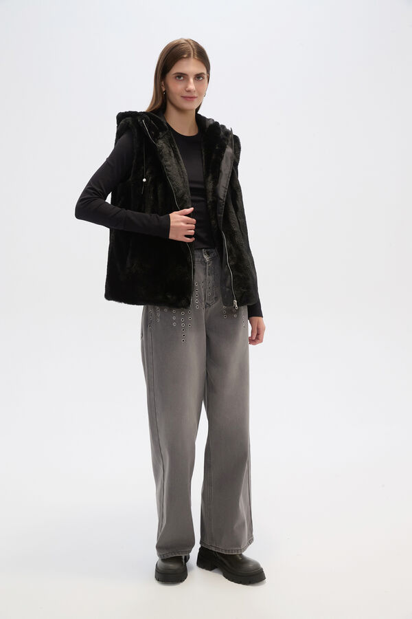 CHALECO CHERY NEGRO image number null