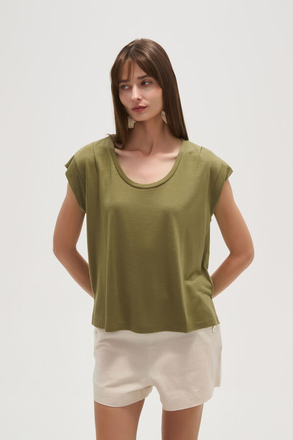 REMERA AILANA VERDE OLIVA image number null